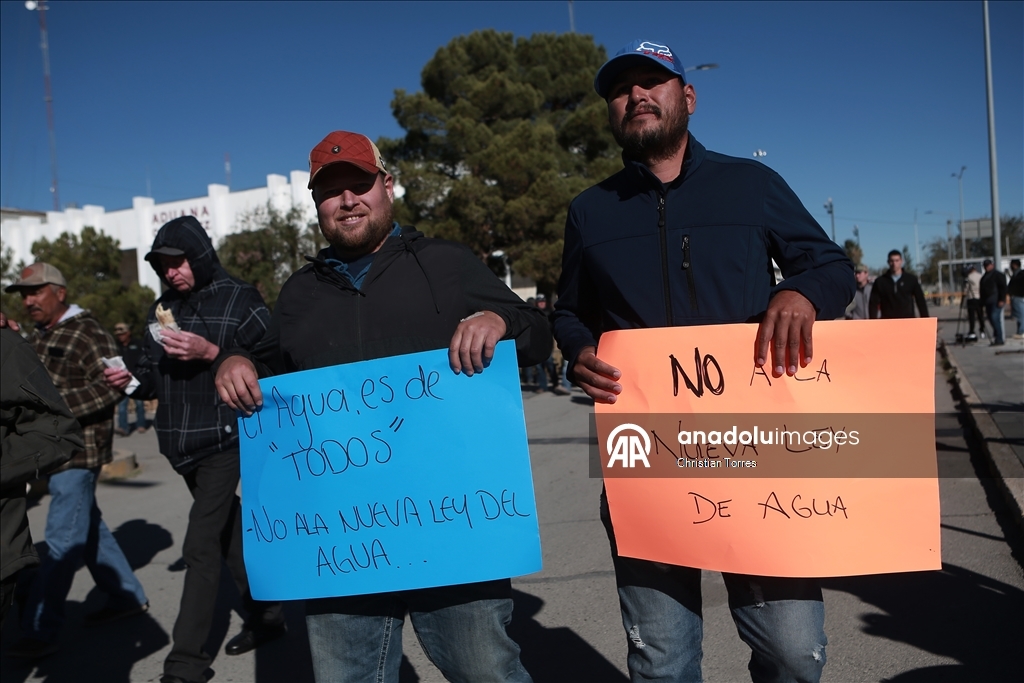 Мексиканские фермеры перекрыли дороги в Сьюдад-Хуаресе