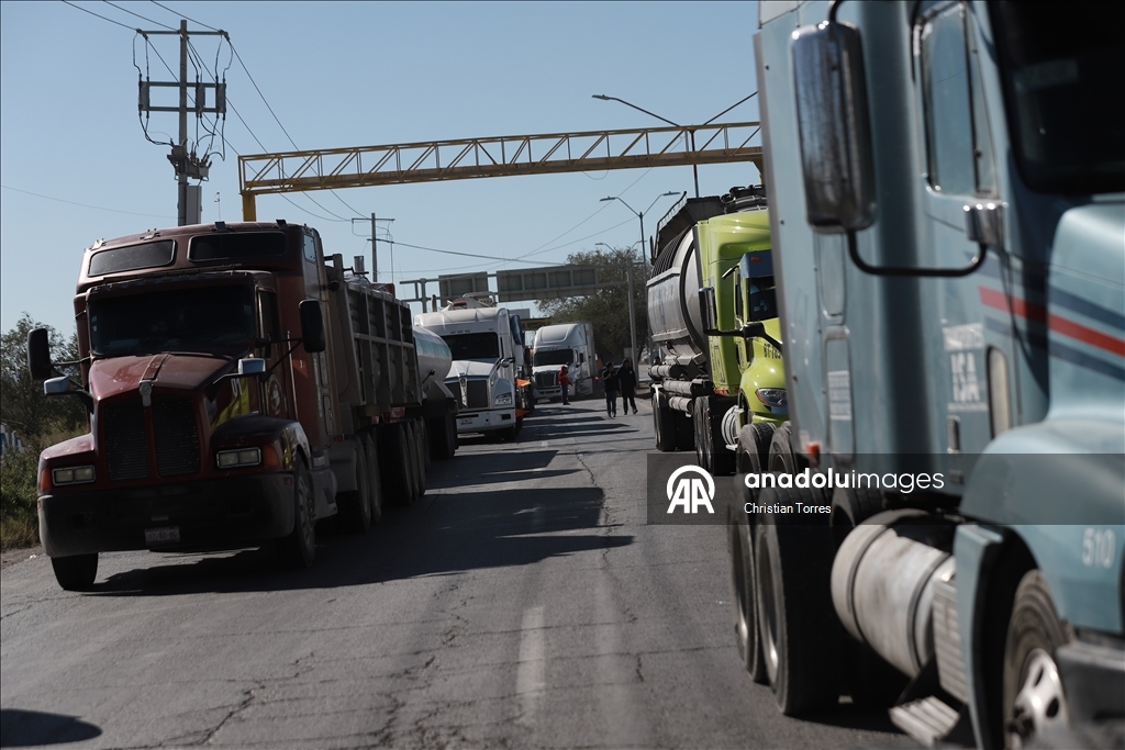 Мексиканские фермеры перекрыли дороги в Сьюдад-Хуаресе
