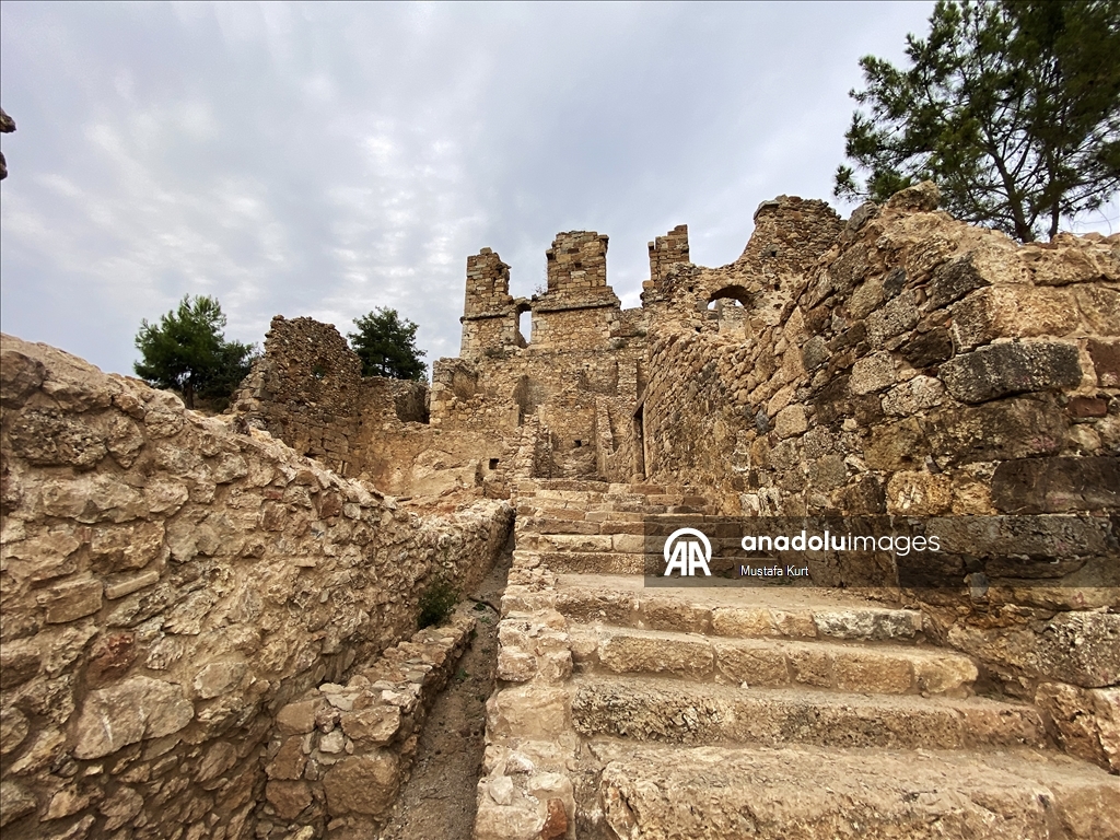 "Geleceğe Miras Projesi" ile hızlanan kazılarla Syedra'nın yüzde 25'i gün yüzüne çıkarıldı
