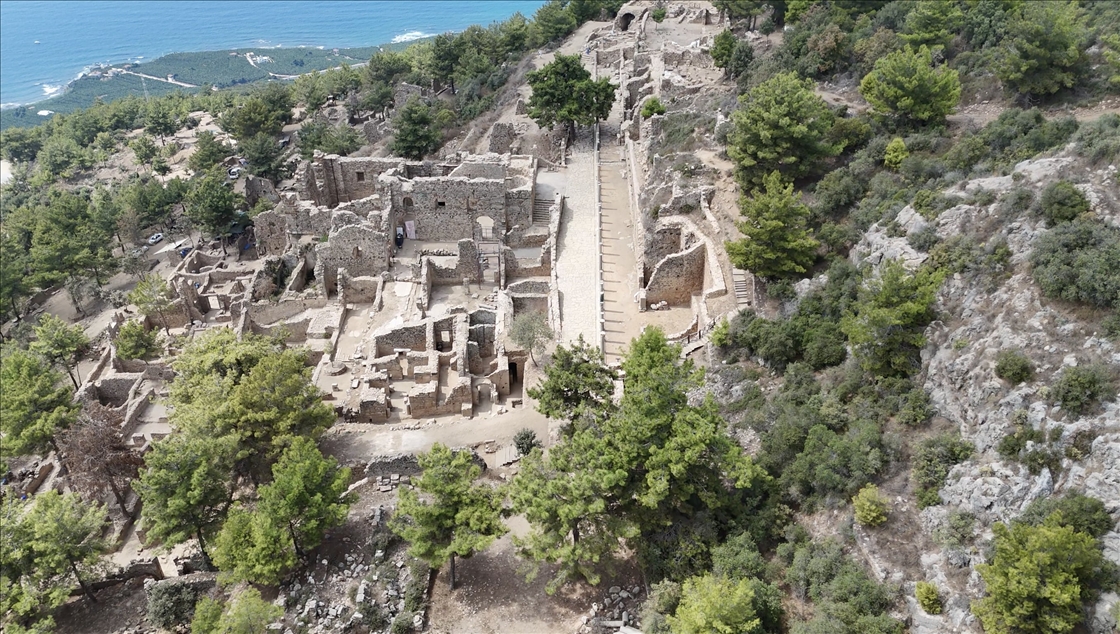 "Geleceğe Miras Projesi" ile hızlanan kazılarla Syedra'nın yüzde 25'i gün yüzüne çıkarıldı