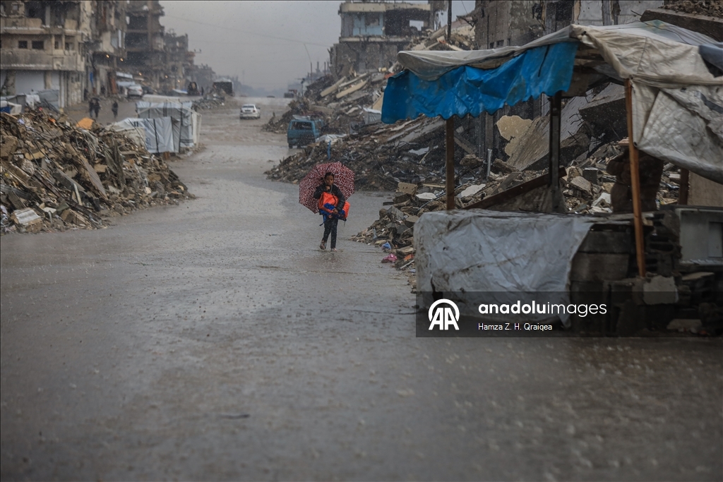 В Газе палатки палестинцев оказались затоплены из-за сильных дождей