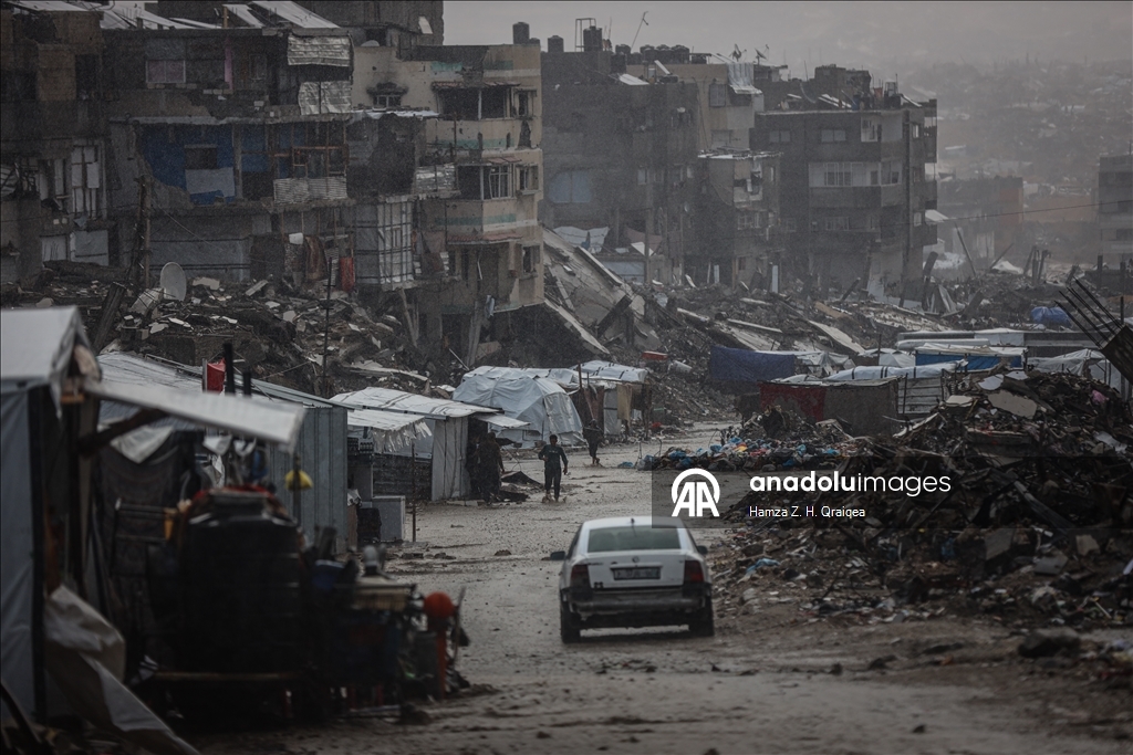 В Газе палатки палестинцев оказались затоплены из-за сильных дождей