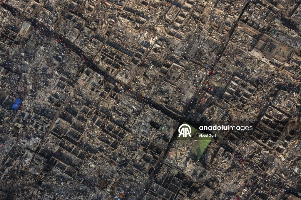 Bangladeş’te gecekondu mahallesinde çıkan yangında 1500'e yakın ev yandı