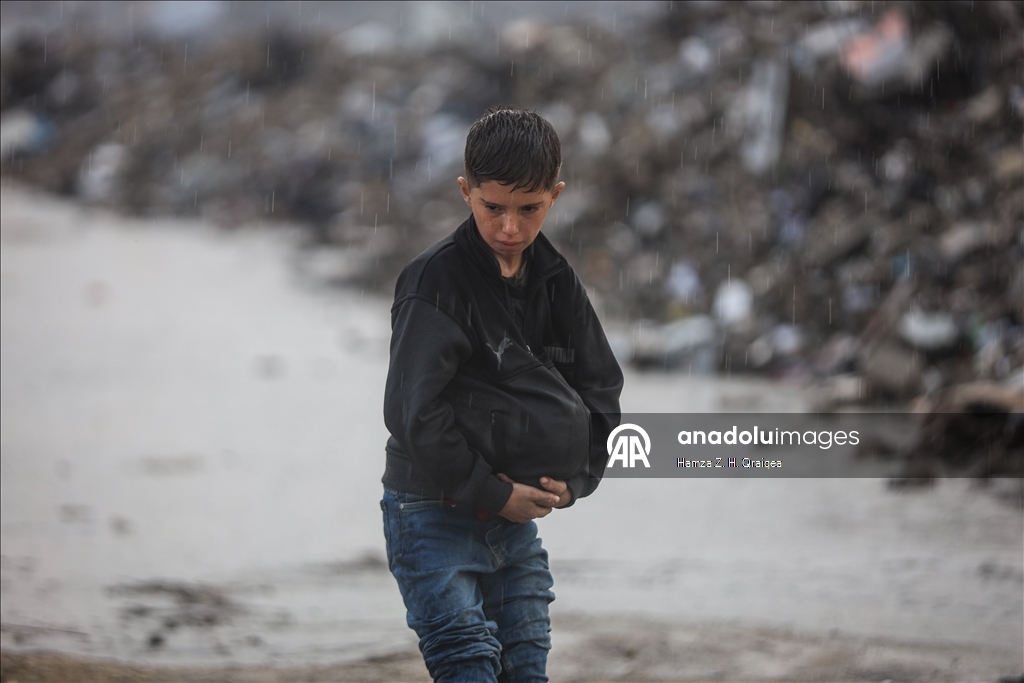 В Газе палатки палестинцев оказались затоплены из-за сильных дождей