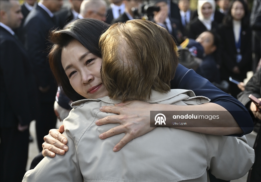 Президент Южной Кореи посетил мемориал «Туркам, сражавшимся в Корее» в Анкаре