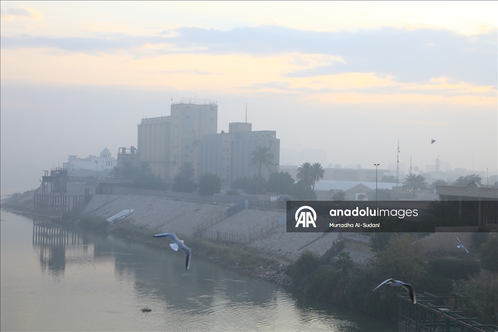 Irak’ın başkenti Bağdat’ta hava kirliliği görüntülendi