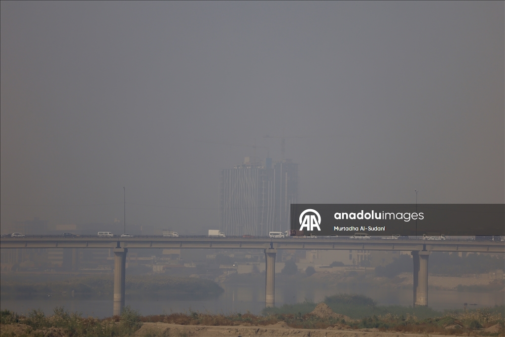 Irak’ın başkenti Bağdat’ta hava kirliliği görüntülendi
