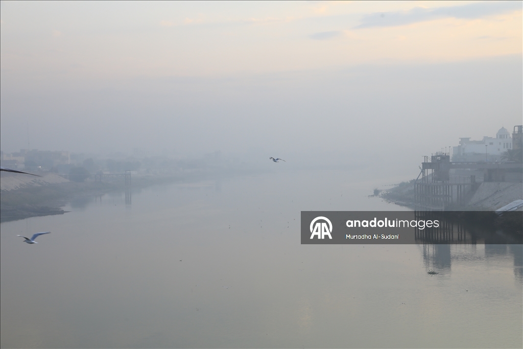 Irak’ın başkenti Bağdat’ta hava kirliliği görüntülendi