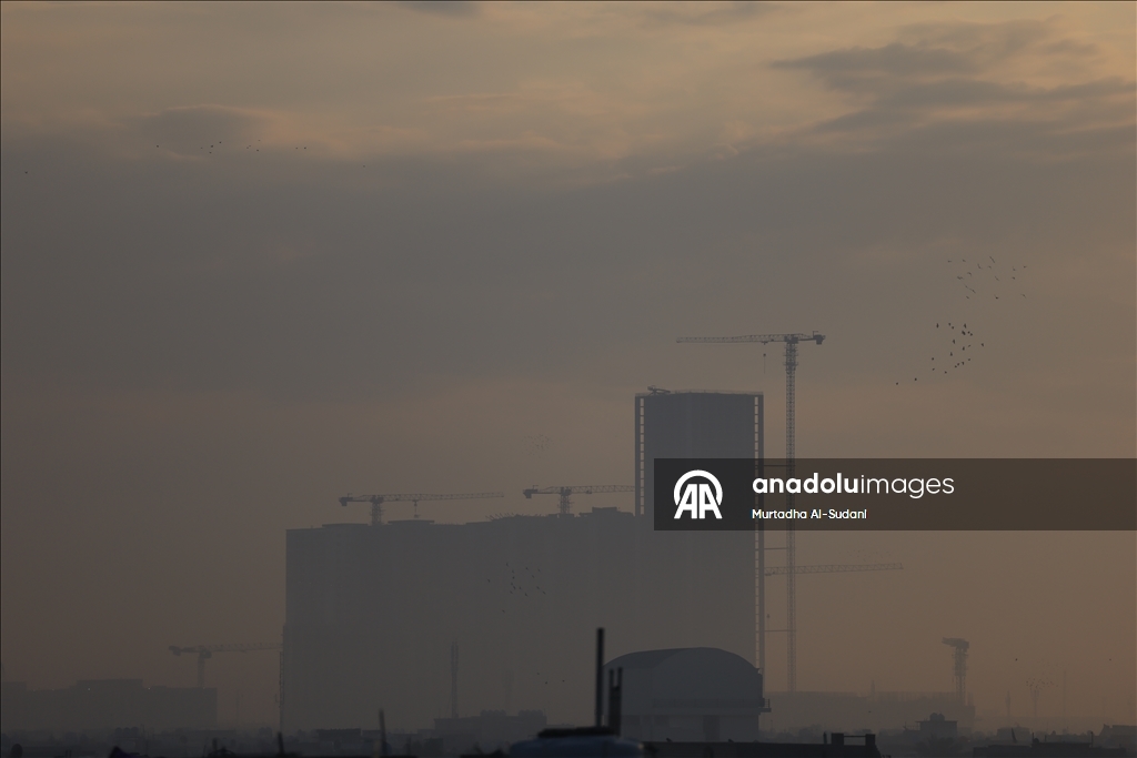 Irak’ın başkenti Bağdat’ta hava kirliliği görüntülendi