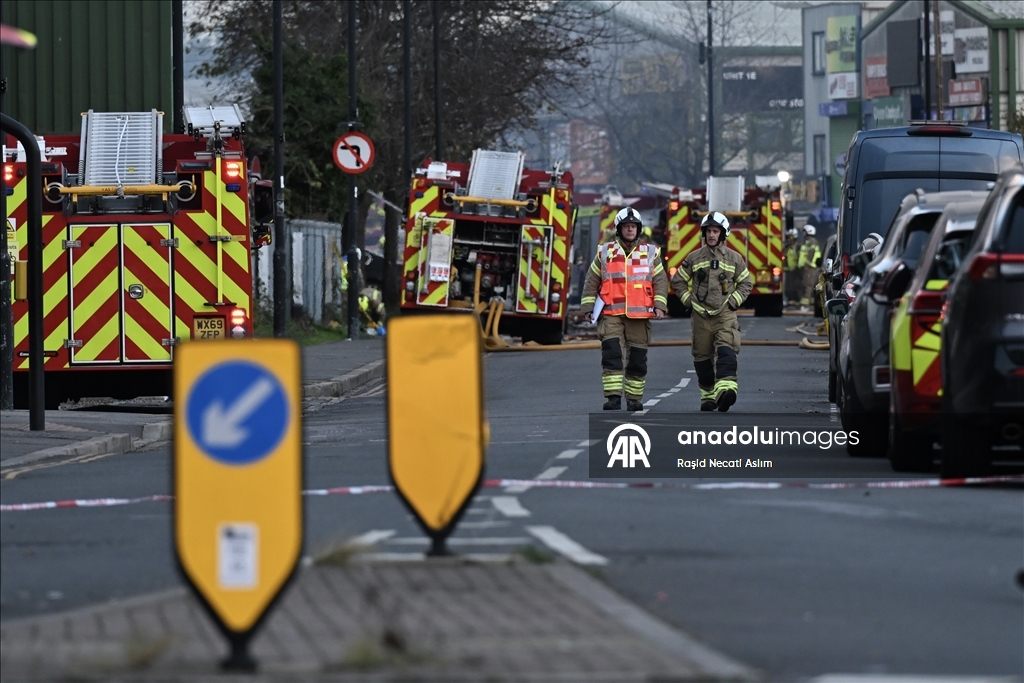Крупный пожар произошел на западе Лондона