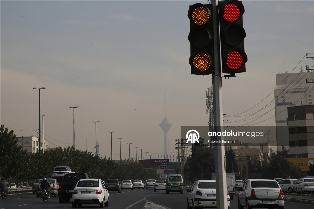 Tahran, dünyada hava kirliliği sıralamasında bugün birinci sırada yer aldı