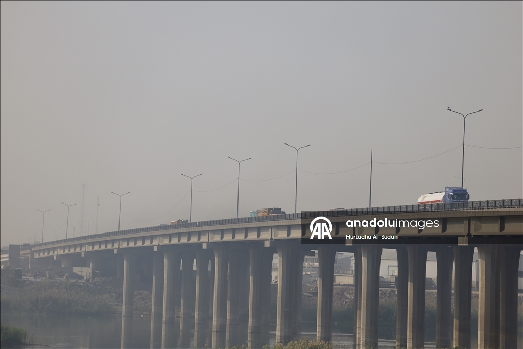 Irak’ın başkenti Bağdat’ta hava kirliliği görüntülendi