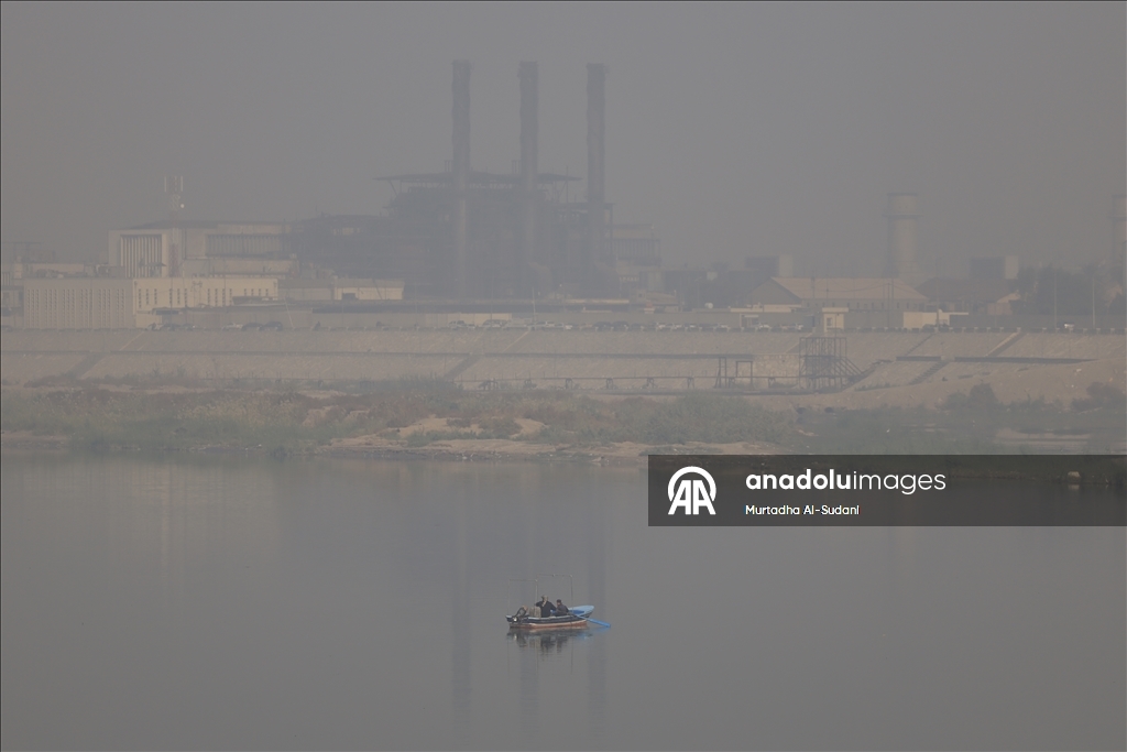 Irak’ın başkenti Bağdat’ta hava kirliliği görüntülendi