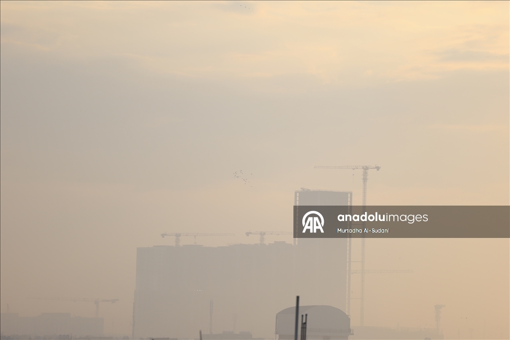 Irak’ın başkenti Bağdat’ta hava kirliliği görüntülendi