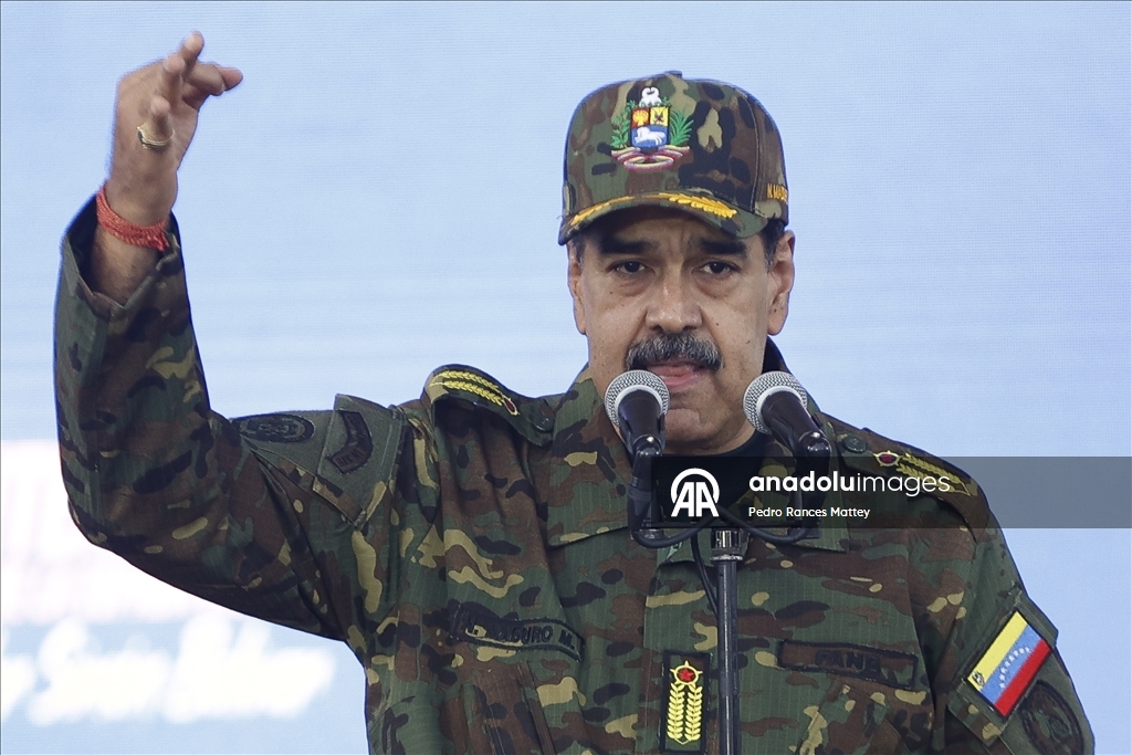 Президент Венесуэлы Николас Мадуро принял участие в военном параде в Каракасе