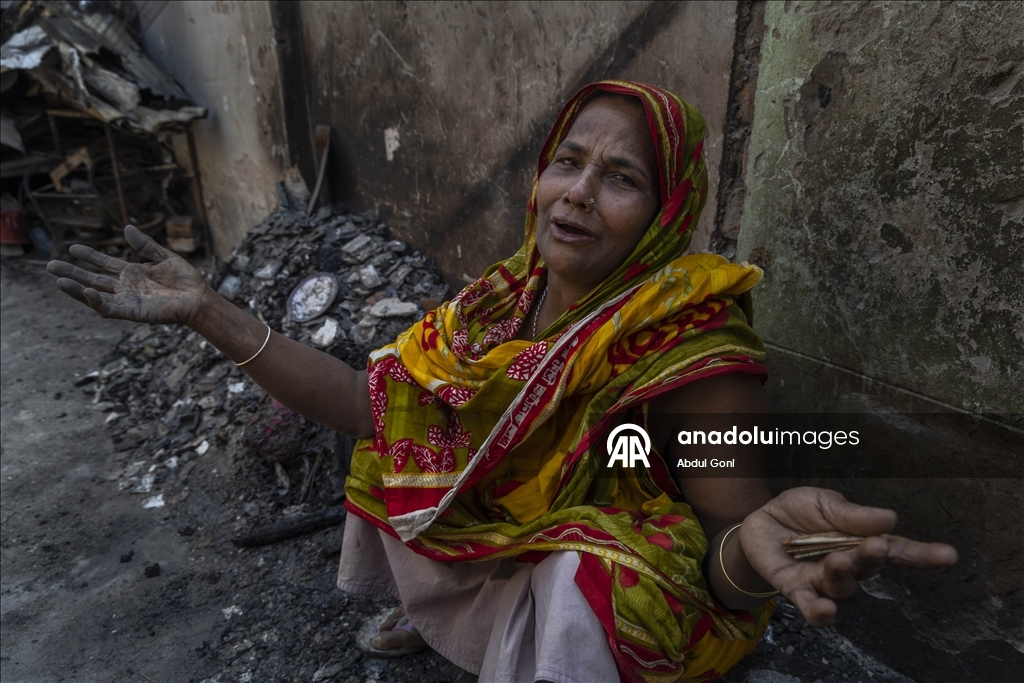 Bangladeş’te gecekondu mahallesinde çıkan yangında 1500'e yakın ev yandı