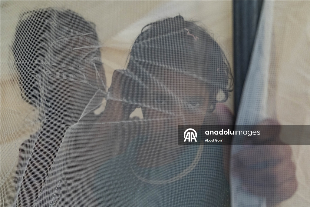 Bangladeş’te gecekondu mahallesinde çıkan yangında 1500'e yakın ev yandı