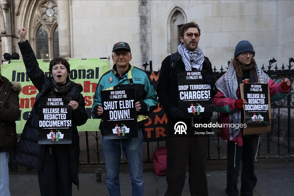 Palestine Action destekçileri mahkeme önünde