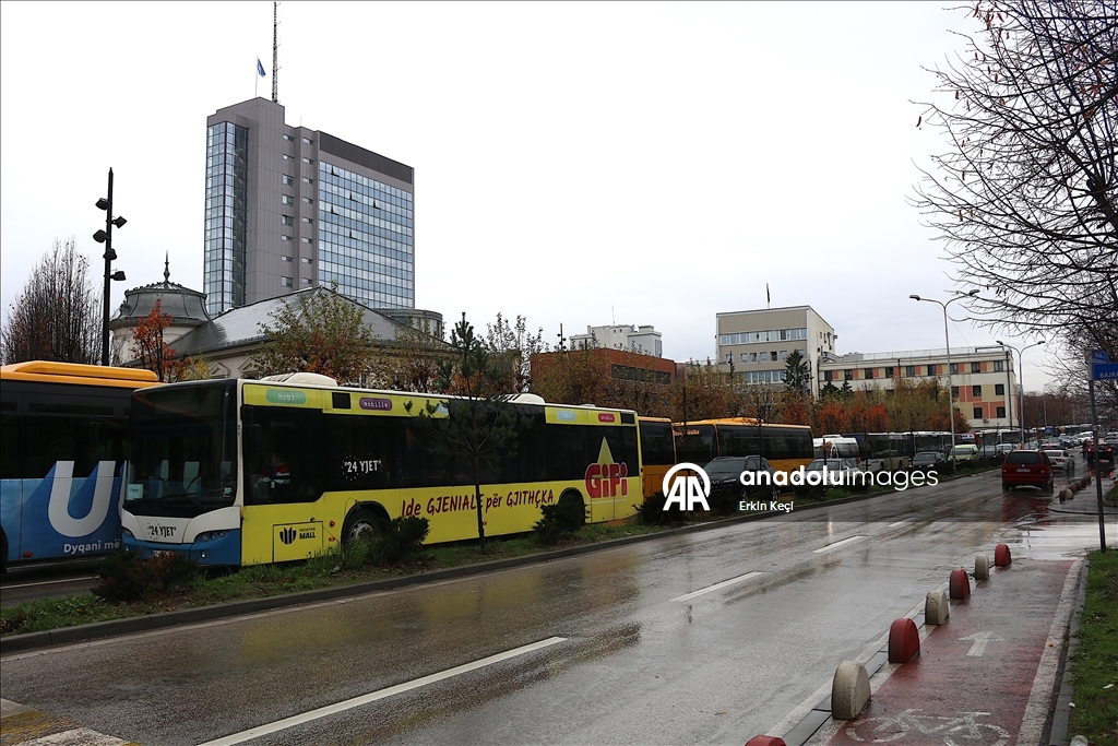 Priština treći dan bez javnog prevoza, prevoznici nastavljaju štrajk