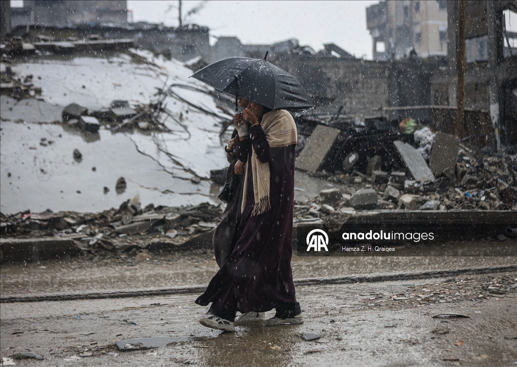 В Газе палатки палестинцев оказались затоплены из-за сильных дождей