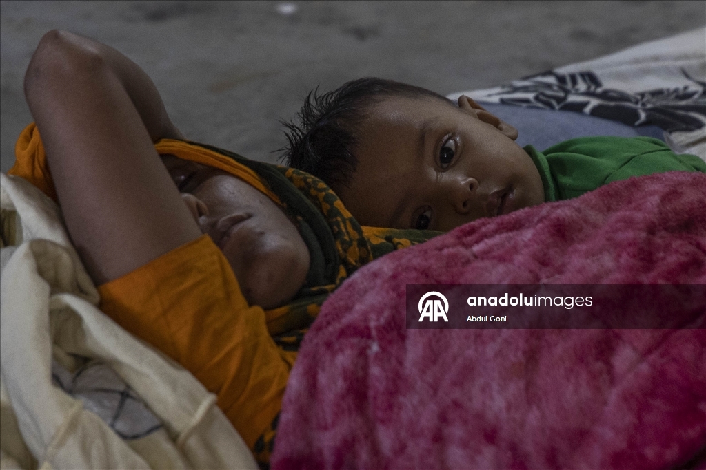 Bangladeş’te gecekondu mahallesinde çıkan yangında 1500'e yakın ev yandı