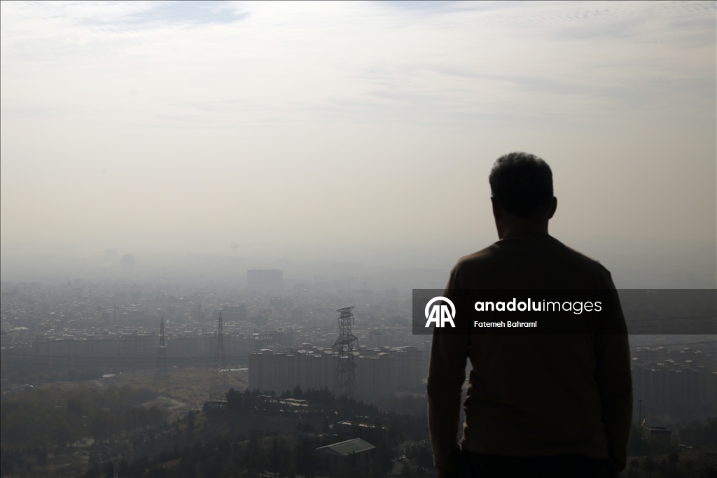 Tahran, dünyada hava kirliliği sıralamasında bugün birinci sırada yer aldı