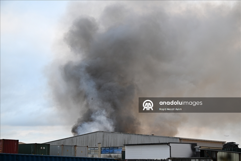 Крупный пожар произошел на западе Лондона