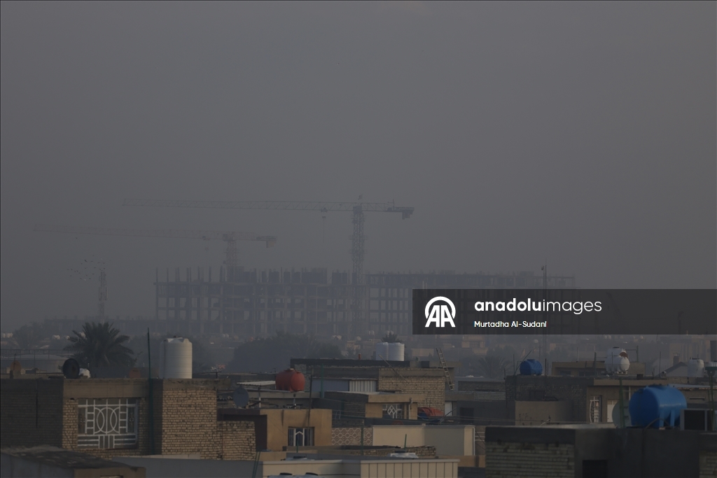 Irak’ın başkenti Bağdat’ta hava kirliliği görüntülendi