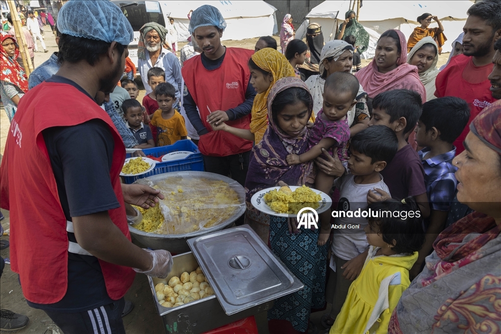 Bangladeş’te gecekondu mahallesinde çıkan yangında 1500'e yakın ev yandı