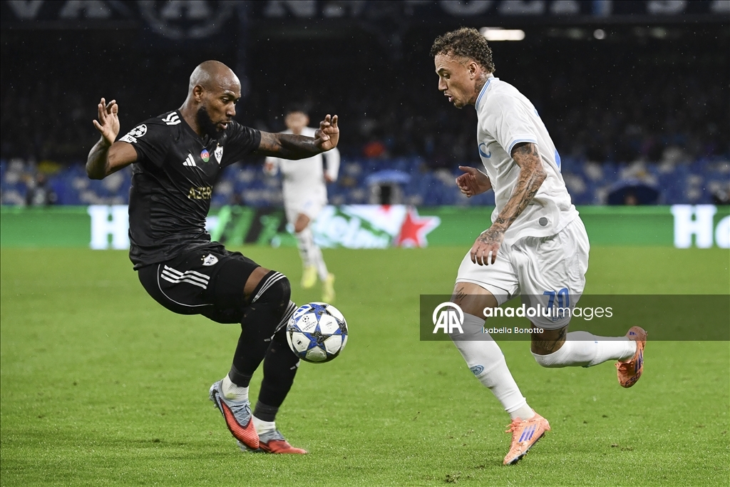 Лига чемпионов УЕФА: "Наполи" обыграл "Карабах" в домашнем матче