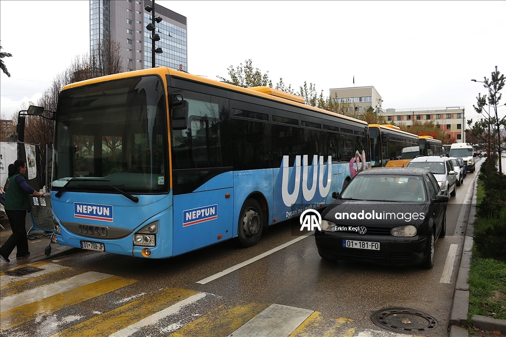 Priština treći dan bez javnog prevoza, prevoznici nastavljaju štrajk