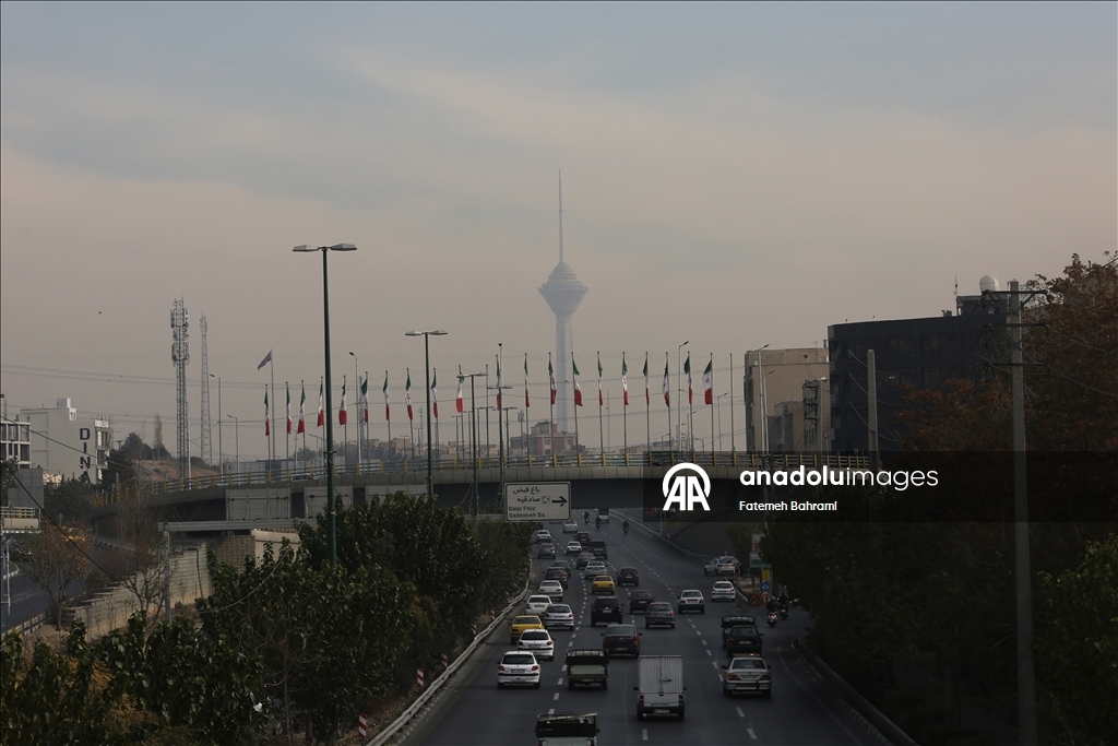 Tahran, dünyada hava kirliliği sıralamasında bugün birinci sırada yer aldı