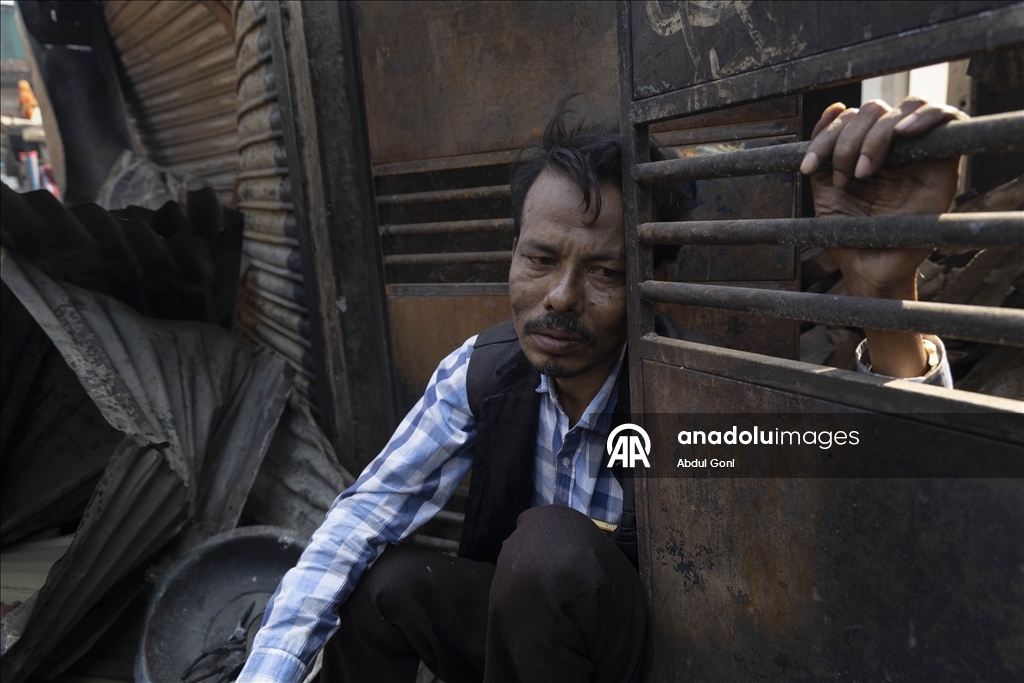 Bangladeş’te gecekondu mahallesinde çıkan yangında 1500'e yakın ev yandı