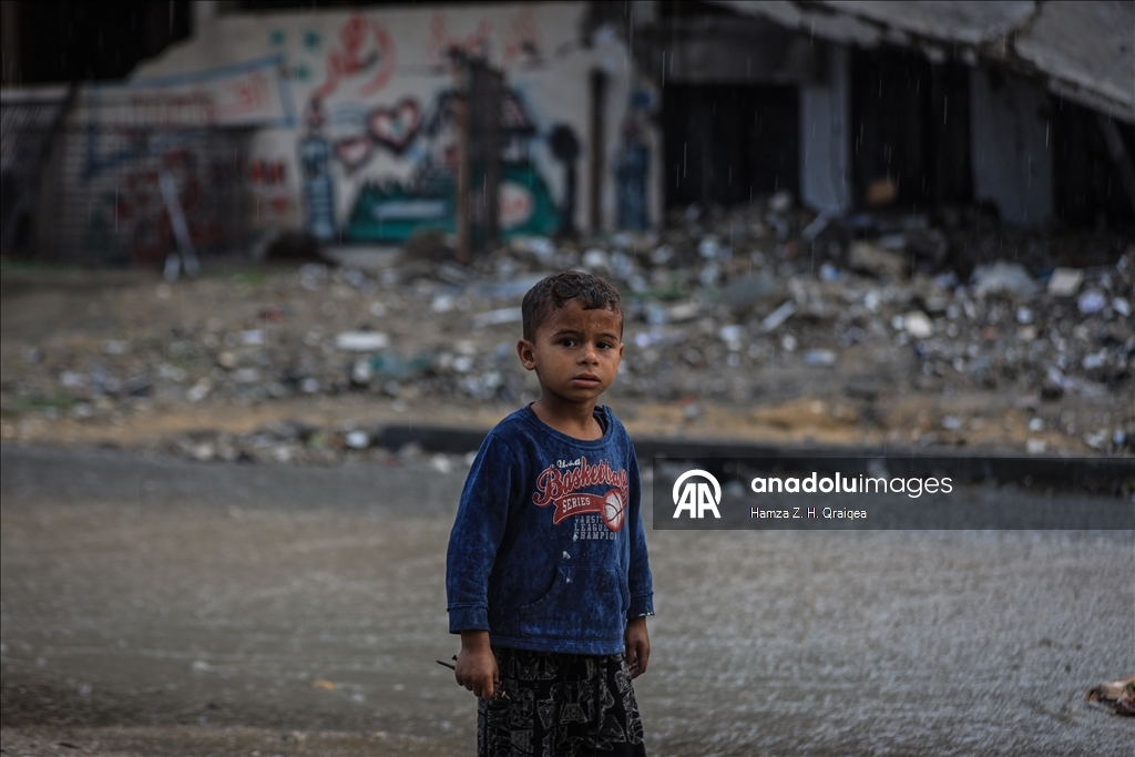 В Газе палатки палестинцев оказались затоплены из-за сильных дождей