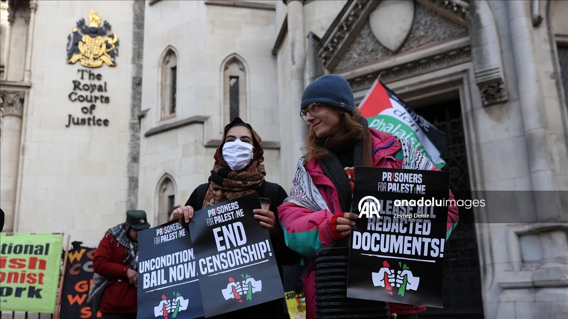 Palestine Action destekçileri mahkeme önünde