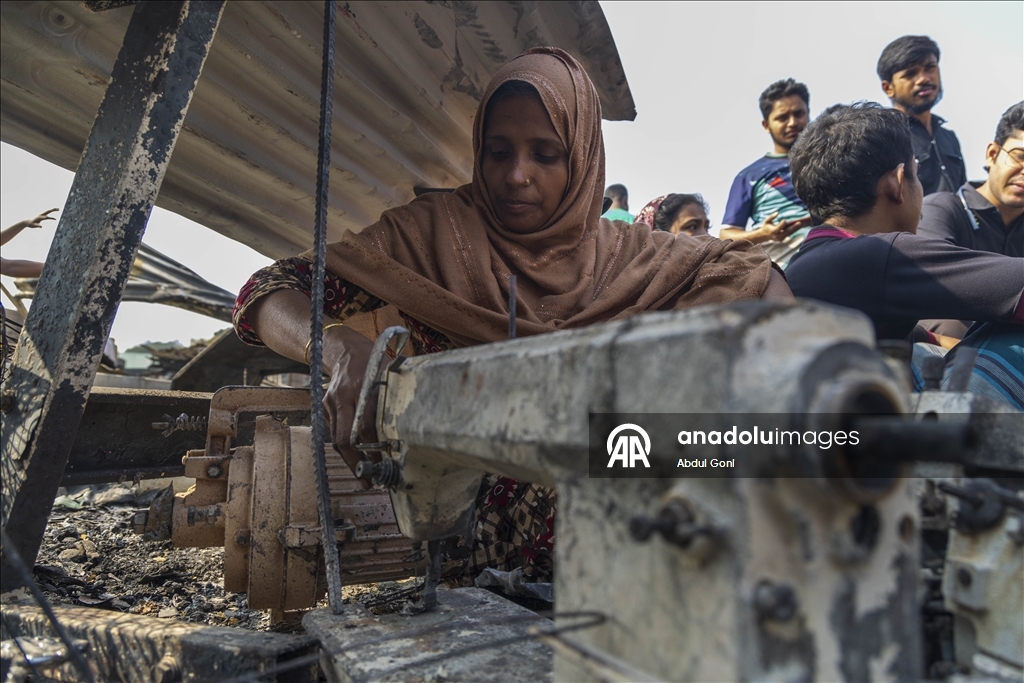 Bangladeş’te gecekondu mahallesinde çıkan yangında 1500'e yakın ev yandı