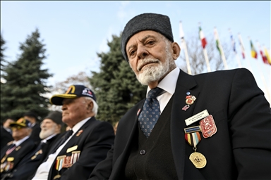 Президент Южной Кореи посетил мемориал «Туркам, сражавшимся в Корее» в Анкаре