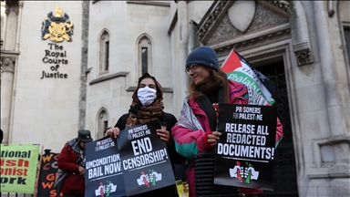 Palestine Action destekçileri mahkeme önünde