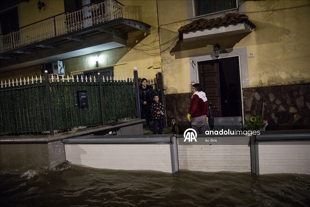 İtalya'nın Campania bölgesinde "sarı" kodlu meteorolojik uyarı 