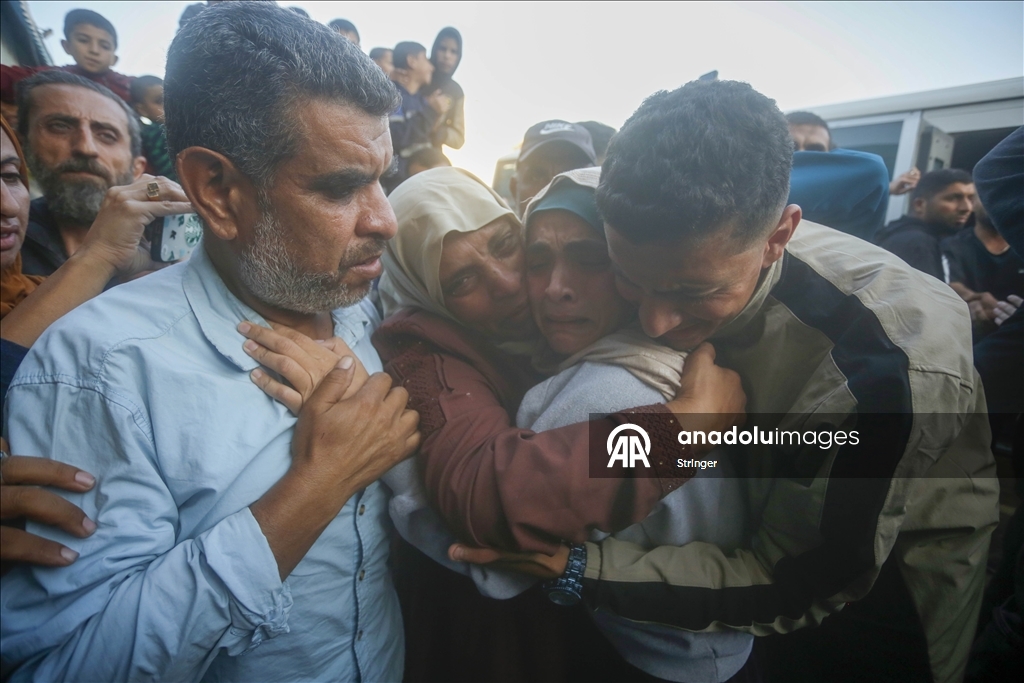 İsrail'in Gazze'den alıkoyduğu Filistinlilerden bir grup daha serbest bırakıldı