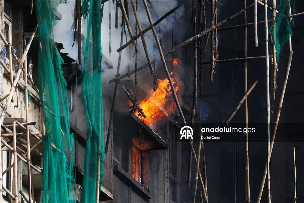 Число жертв крупного пожара в Гонконге возросло до 55