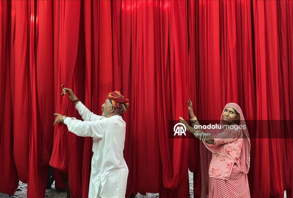 Традиционные ткани для сари в Индии изготавливаются по многовековым технологиям