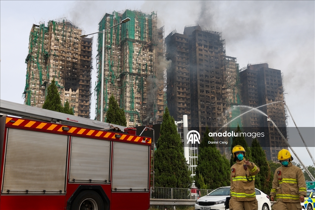 Число жертв крупного пожара в Гонконге возросло до 55