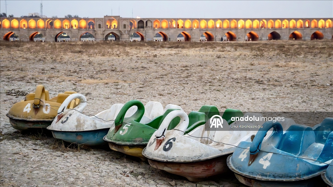 İran’da Zayende Nehri kurudu