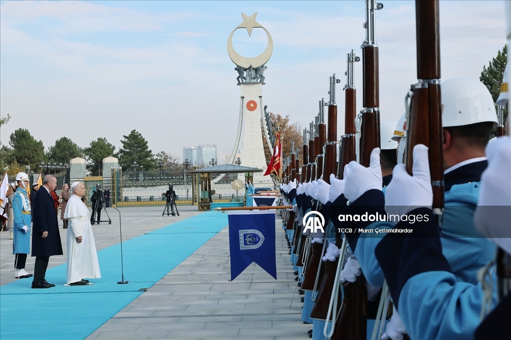Cumhurbaşkanı Erdoğan, Papa 14. Leo'yu resmi törenle karşıladı