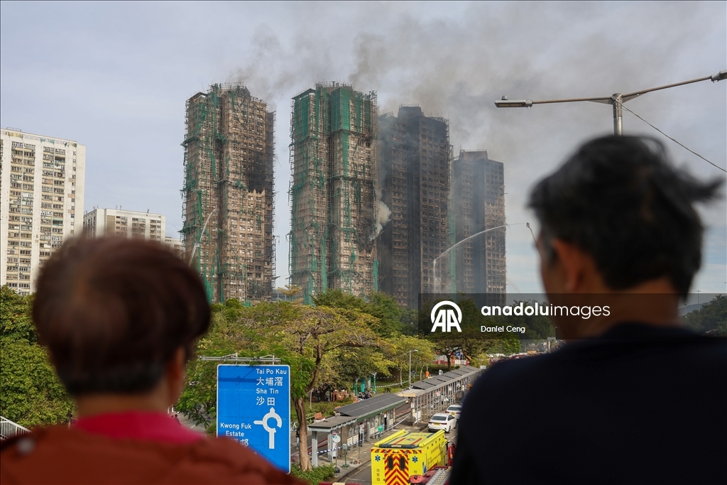 Число жертв крупного пожара в Гонконге возросло до 55