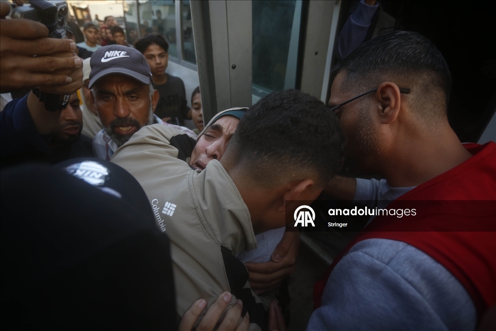 İsrail'in Gazze'den alıkoyduğu Filistinlilerden bir grup daha serbest bırakıldı