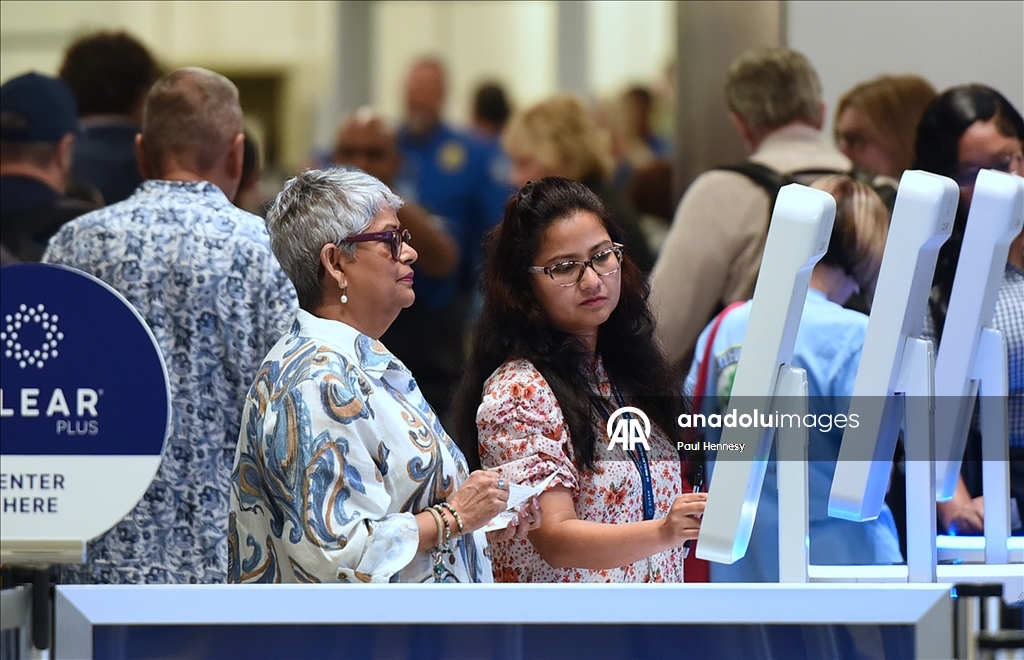 В аэропортах США рекордная загруженность в преддверии Дня благодарения