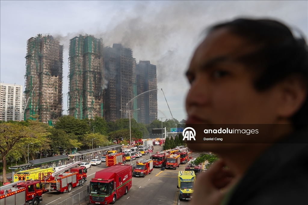 Число жертв крупного пожара в Гонконге возросло до 55