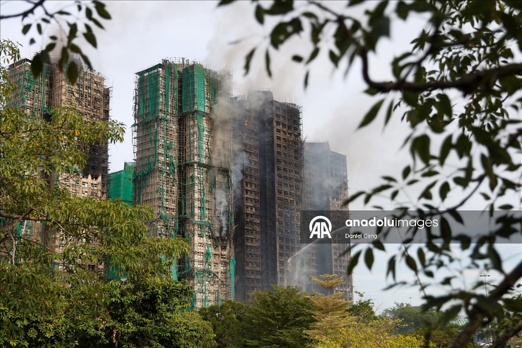 Число жертв крупного пожара в Гонконге возросло до 55